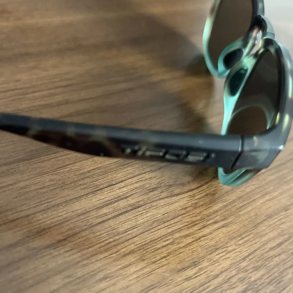 Tifosi  Sunglasses Rectangular Brown and Turquoise with Case Used